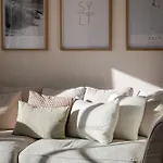 Finn's Hues Nyaraló *